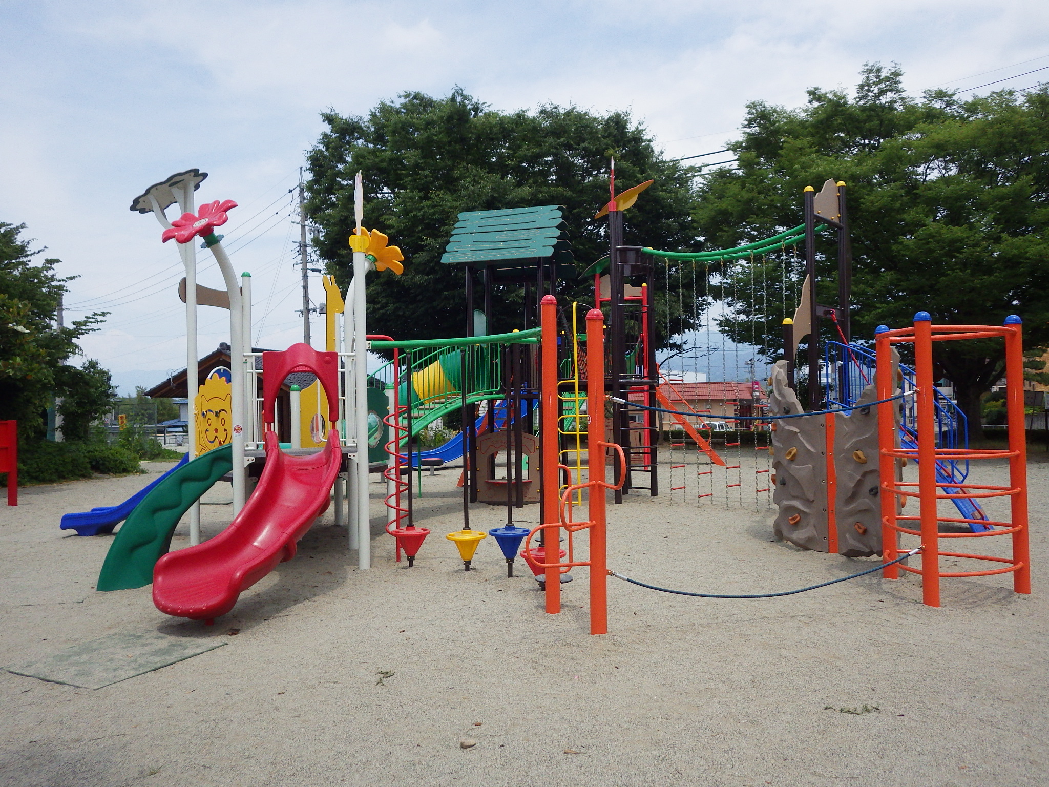 信州,上田,東御,サポートベンチ,観客席,ジャングルジム,ブランコ,鉄棒,遊具,公園施設製品,ワールドドリーム ドットコム